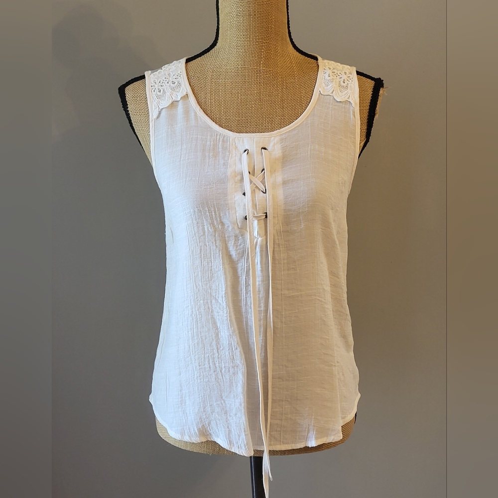 J Roberts Ivory Sleeveless Lace Top Small